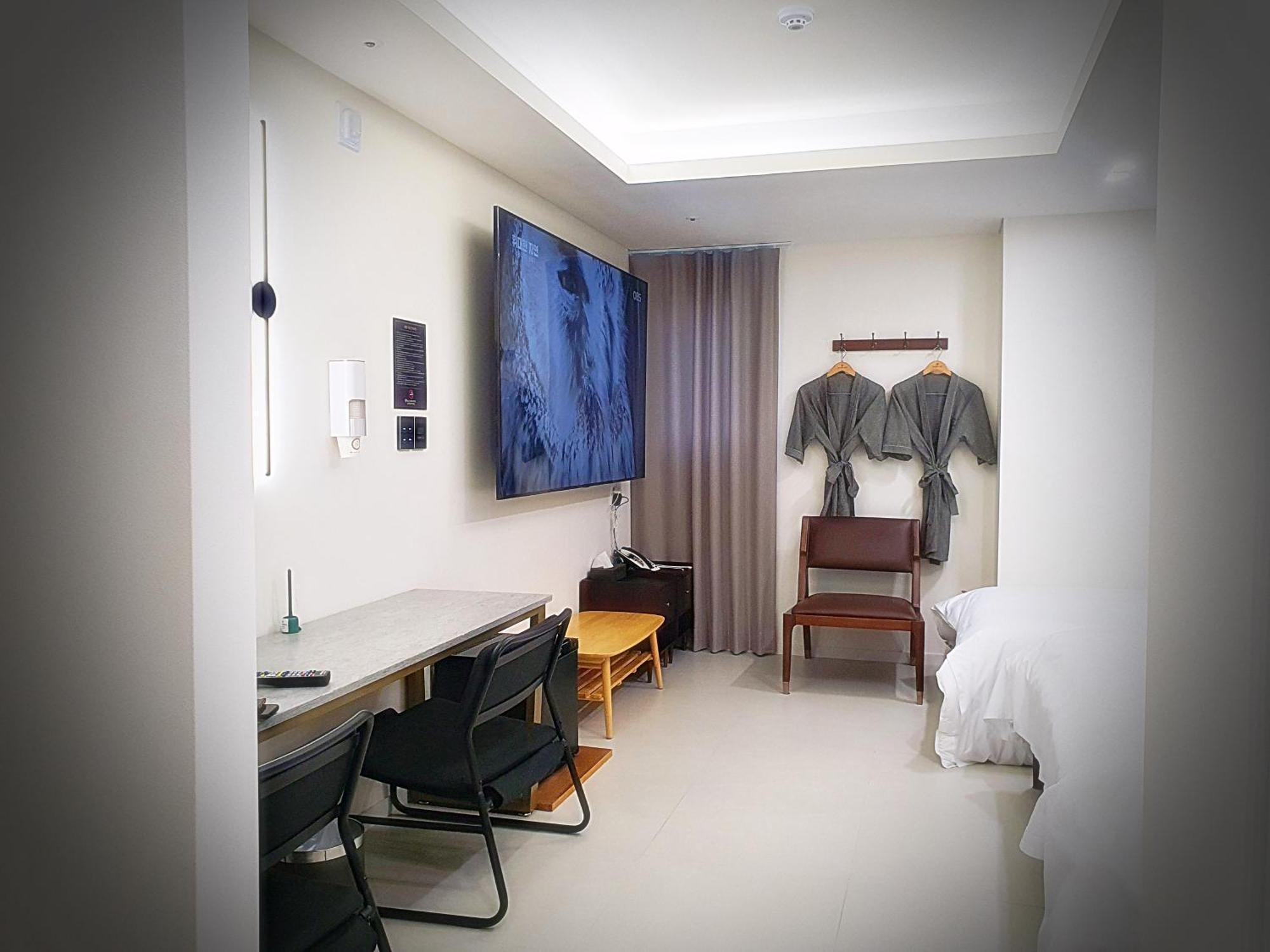 Bluebird Hotel Incheon Exterior foto