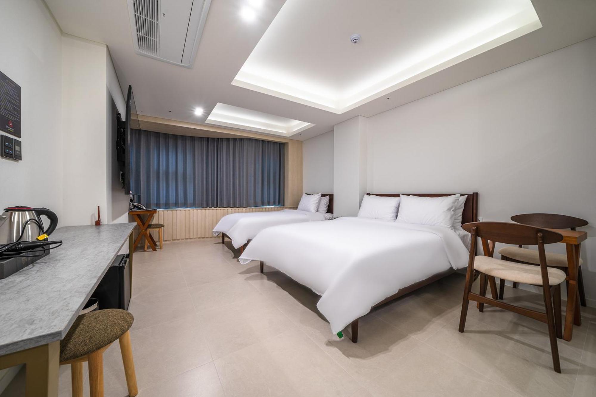 Bluebird Hotel Incheon Exterior foto