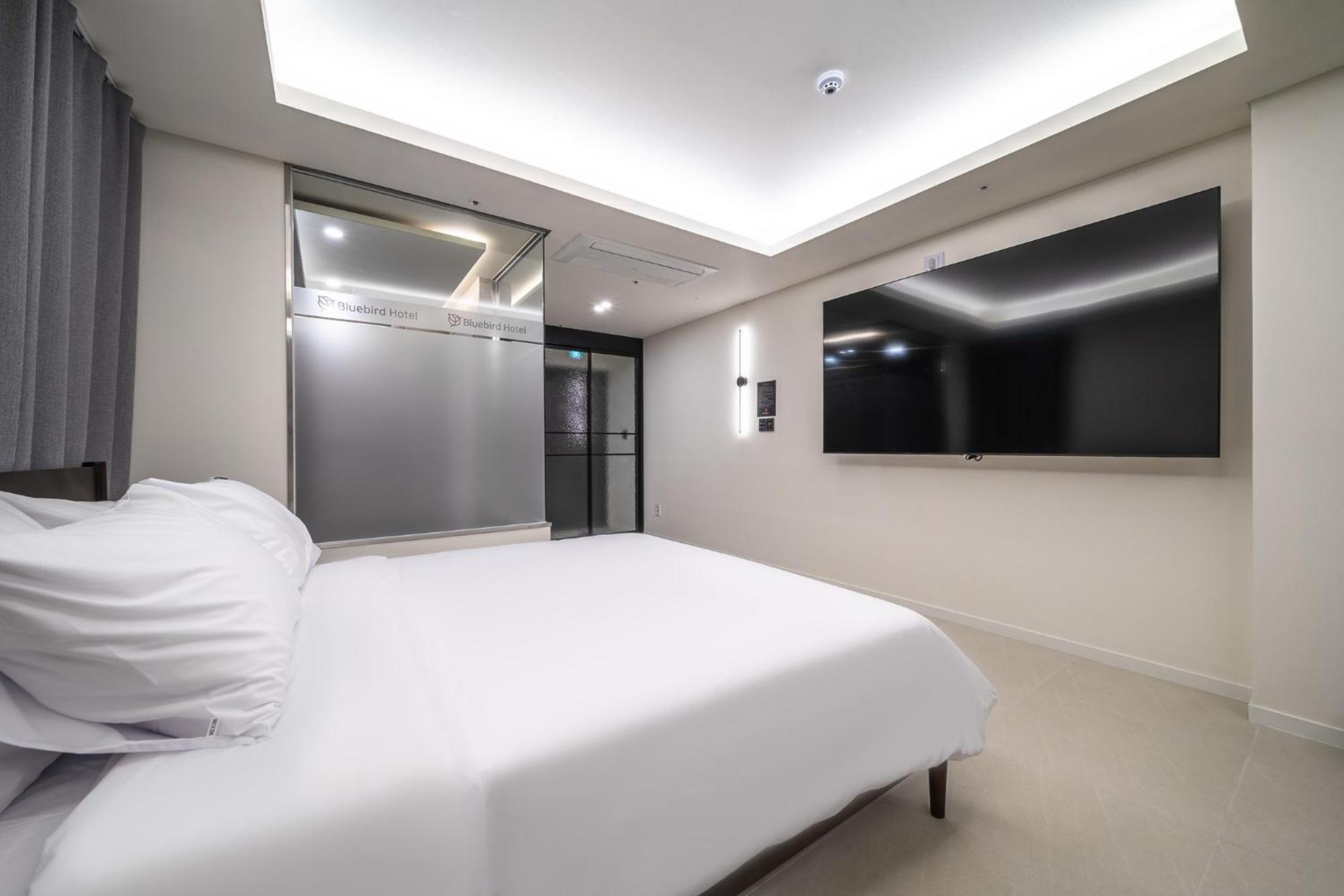 Bluebird Hotel Incheon Exterior foto