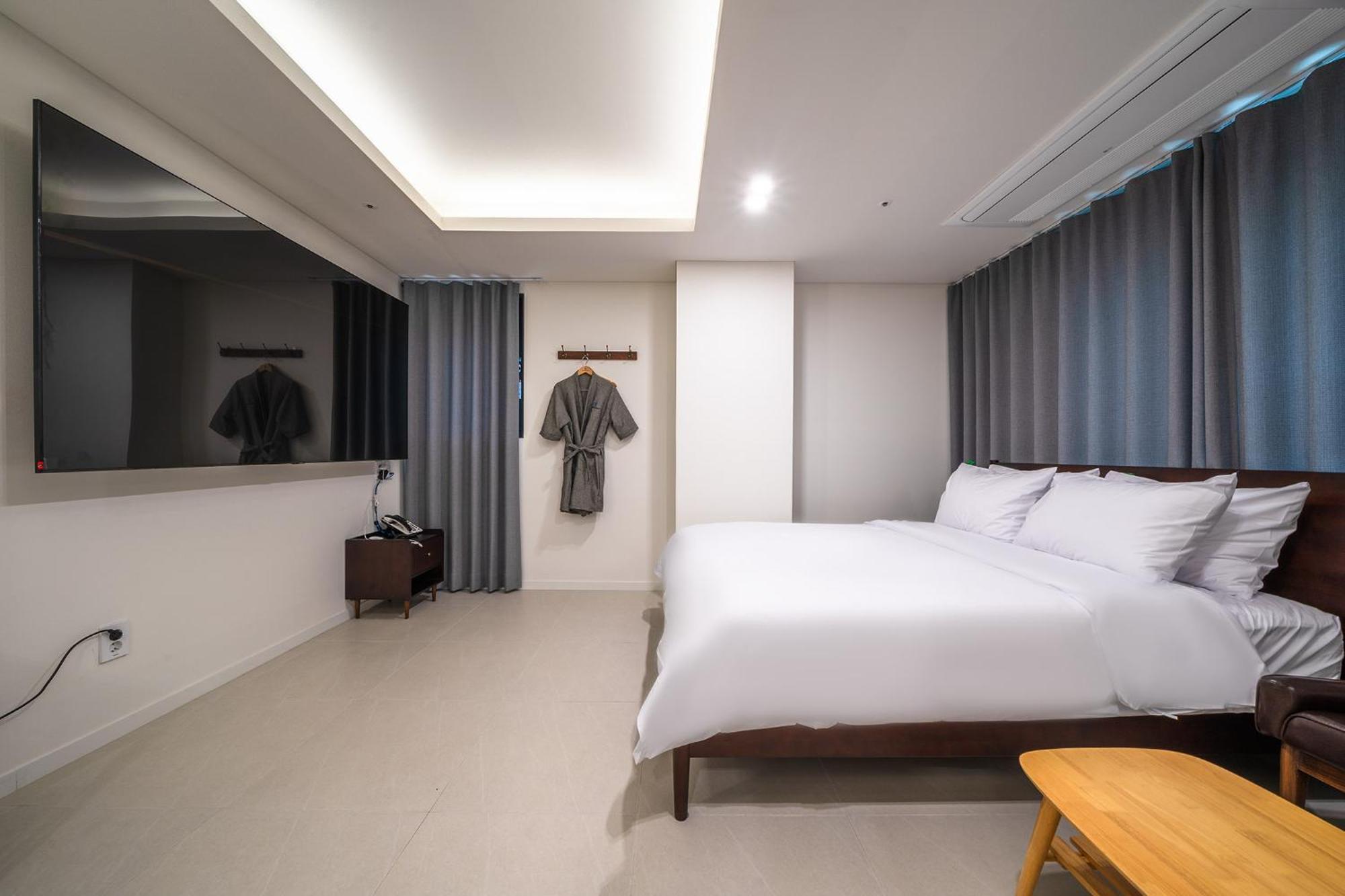 Bluebird Hotel Incheon Exterior foto