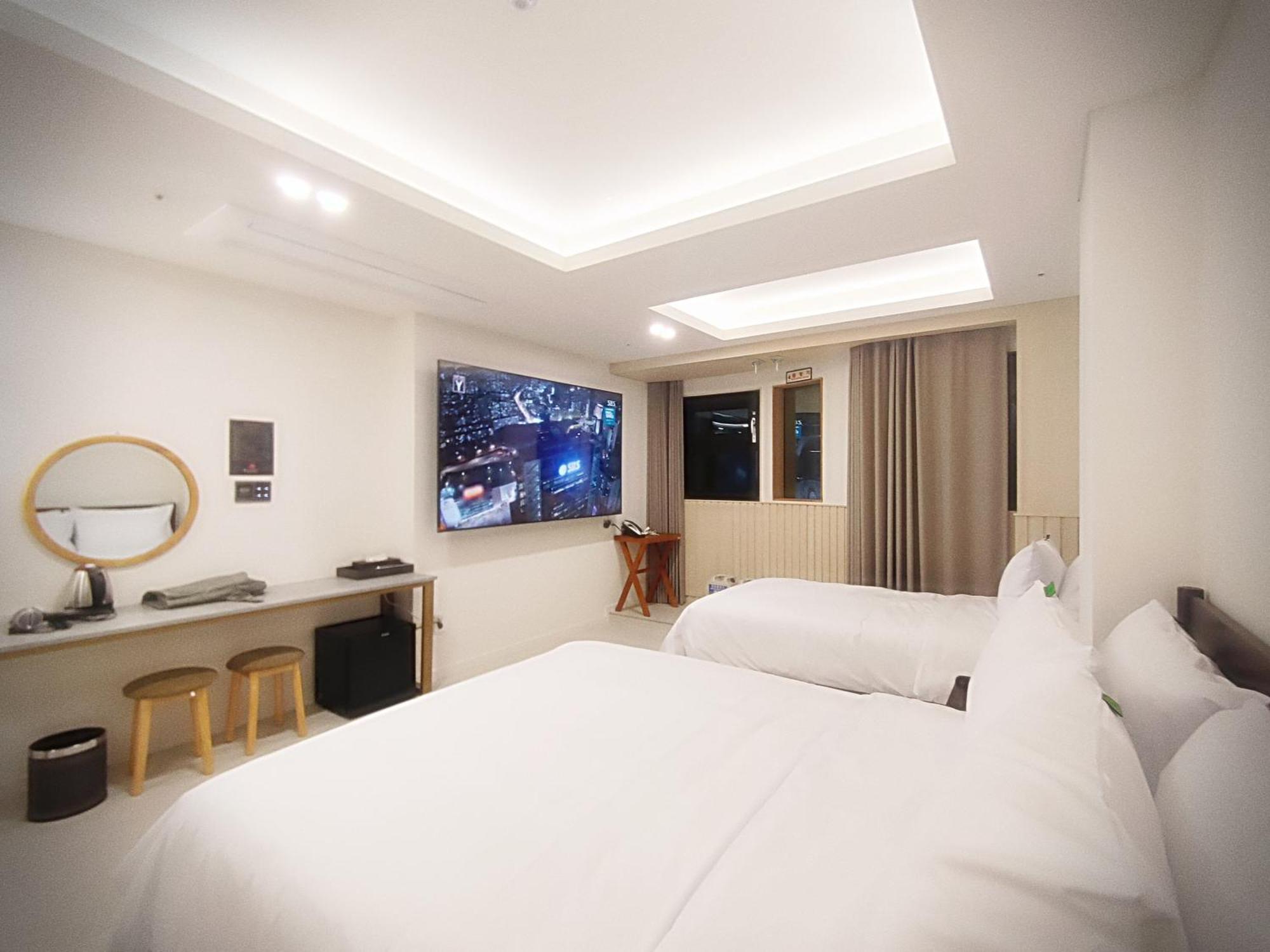 Bluebird Hotel Incheon Exterior foto