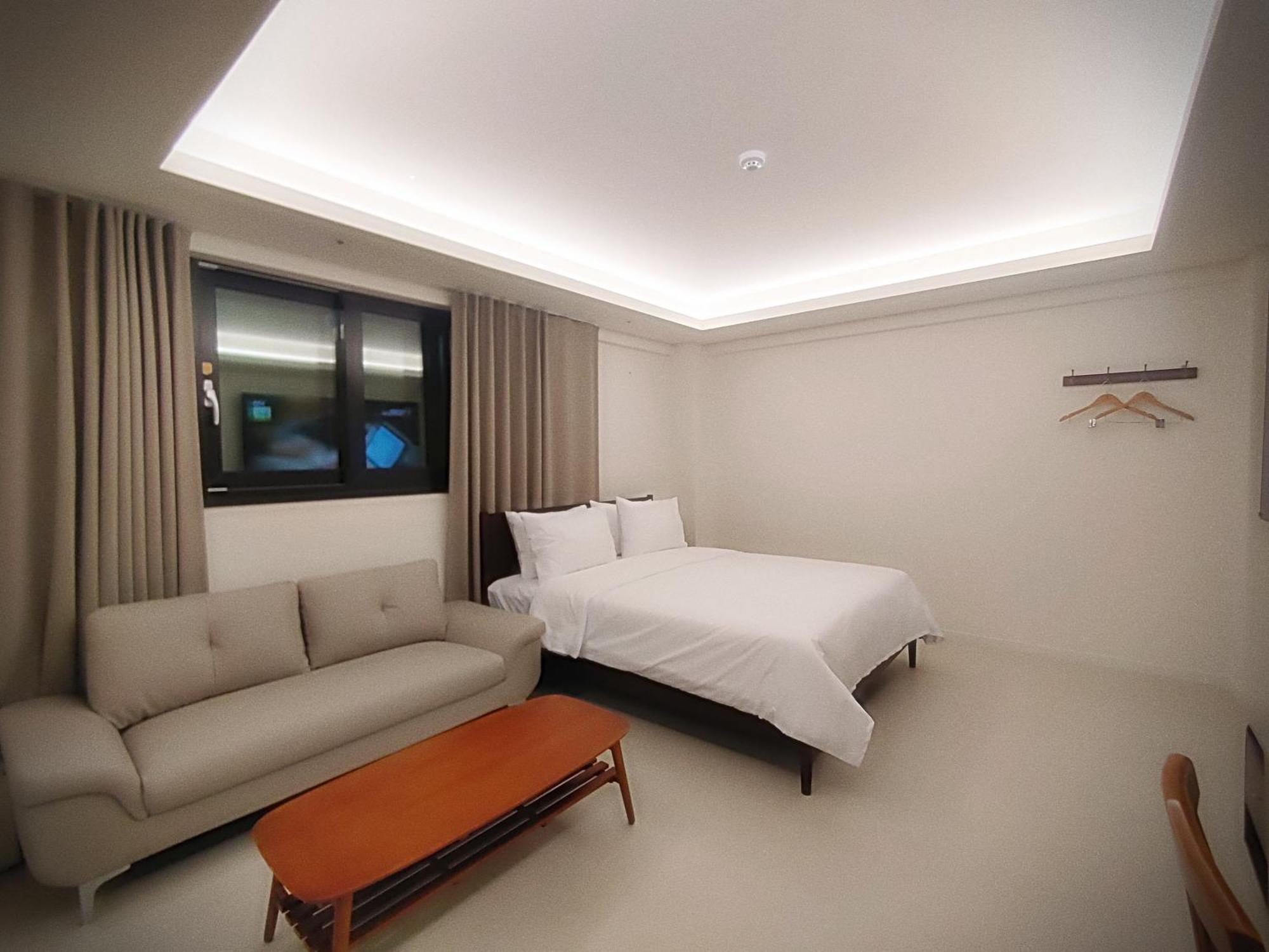 Bluebird Hotel Incheon Exterior foto