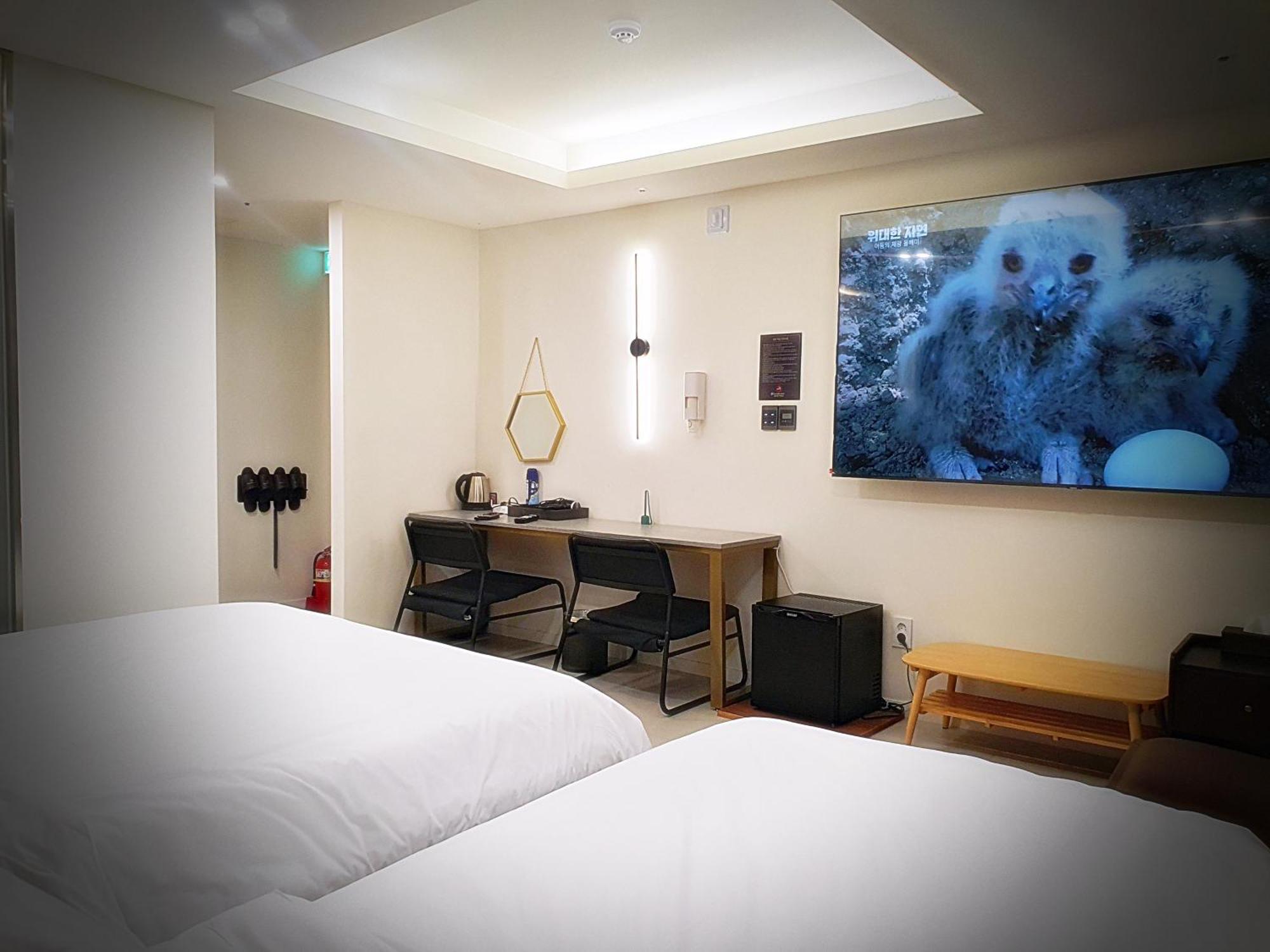 Bluebird Hotel Incheon Exterior foto